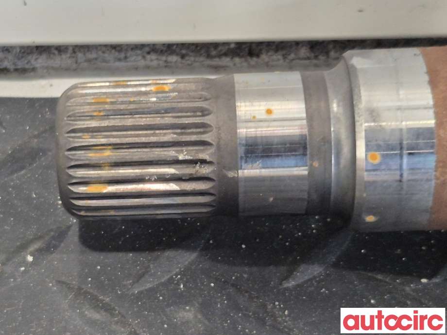Drivaksel høyre foran til Opel Insignia A 2009-2014  (OPEL|95520545||22830707)