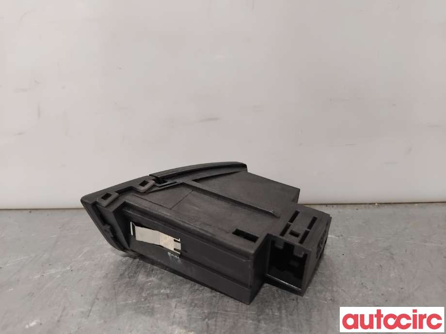 Bryter nødblink til Audi A4 2007-2014 (Type IV) (B8) (B8) (AUDI|8K1941509A||8K1941509F)