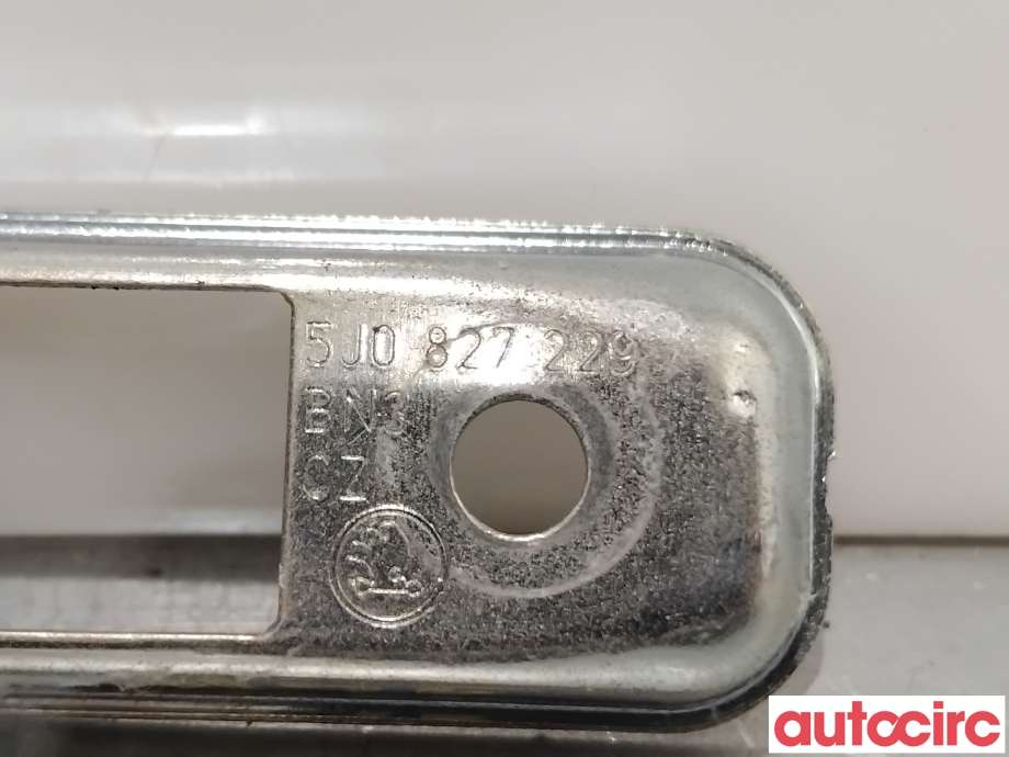 Bakluke/bakdør håndtak til Škoda Superb 2008-2015 (Type II)  (SKODA|5J0827229|)