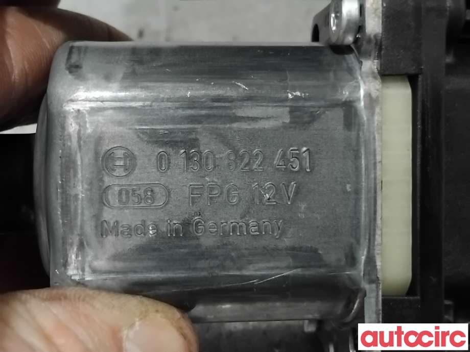 Ruteheis høyre foran til VW Passat 2011-2015 (B7) (B7) (VOLKSWAGEN|3AA959702A|988697-317|3AA998702)