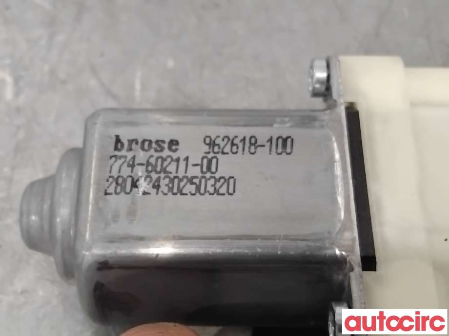 Ruteheis høyre bak til VW Passat 2011-2015 (B7) (B7) (VOLKSWAGEN|3C0959704|974226-308|3AA959704B)