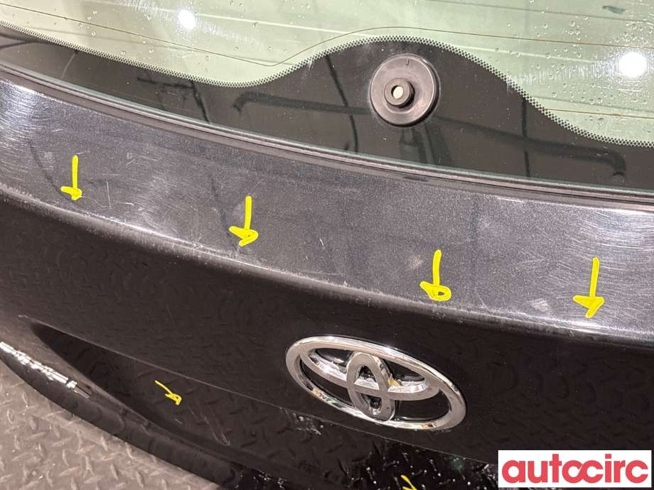 Bakluke til Toyota Avensis 2009-2015 (Type III, Fase 1)  (TOYOTA|6700505110)