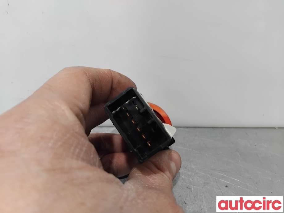 Bryter nødblink til Hyundai i20 2009-2014 (Type I)  (HYUNDAI|937901J000UX||93750-1J110UX)