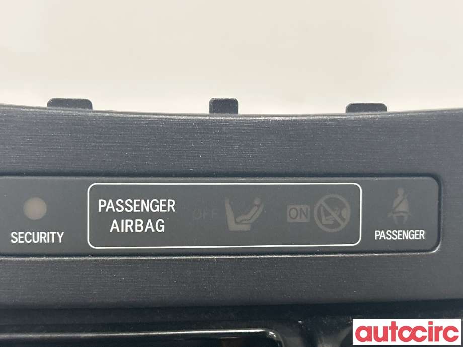 Dashbord askebeger til Toyota Avensis 2009-2015 (Type III, Fase 1)  (TOYOTA|8395005010)