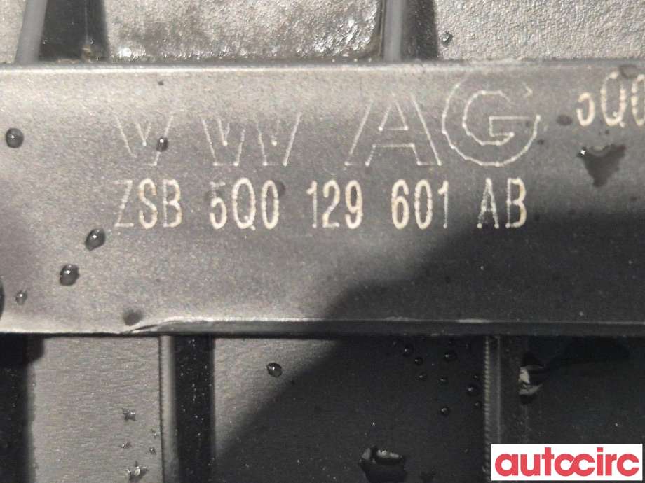 Luftfilterboks til VW Passat 2015-2019 (Fase 1) (B8) (B8) (VOLKSWAGEN|5Q0129607AT||5Q0129607T)