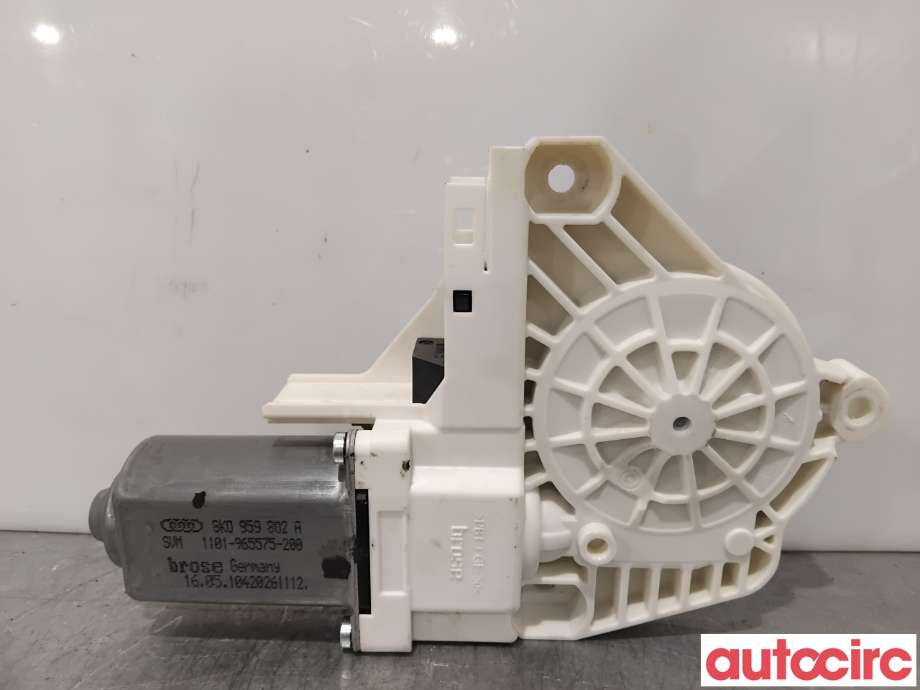 Ruteheis høyre foran til Audi A4 2007-2014 (Type IV) (B8) (B8) (AUDI|8T0959802B|1101-965575-200|8K0959802A)