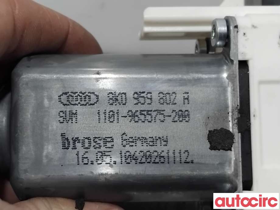 Ruteheis høyre foran til Audi A4 2007-2014 (Type IV) (B8) (B8) (AUDI|8T0959802B|1101-965575-200|8K0959802A)