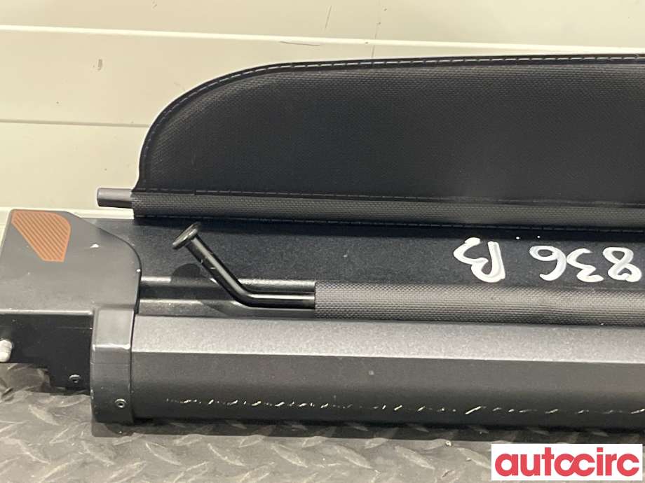 Bagasjerom rollon til BMW X5 2007-2013 (E70) (E70) (BMW|51476972712)