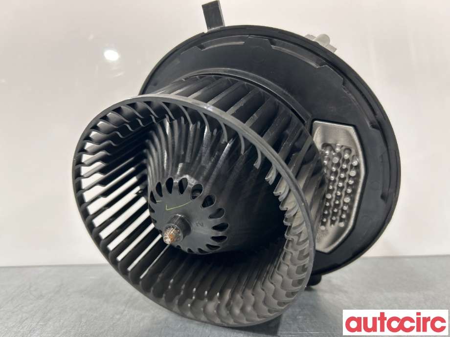 Varmeapparat motor til Škoda Octavia 2017-2020 (Type III, Fase 2) (SKODA|5WB819015A||5WB819015C)