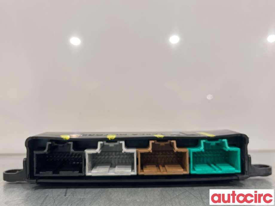 Styreenhet diverse til Tesla Model S 2013-2016 (Fase 1)  (TESLA|1034215-99-A|)