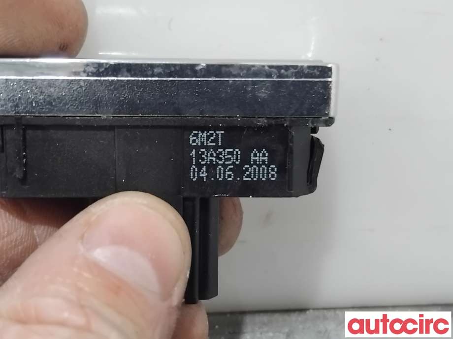 Bryter nødblink til Ford Mondeo 2007-2010 (Type IV, Fase 1)  (FORD|1553762||6M2T13A350AA)