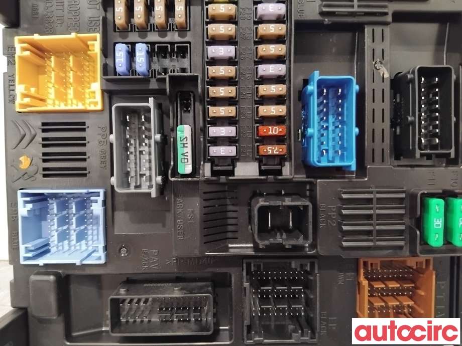 Sikringsboks til Citroën Berlingo 2019-->> (Type III)  (CITROEN|1681050580||9832880380)