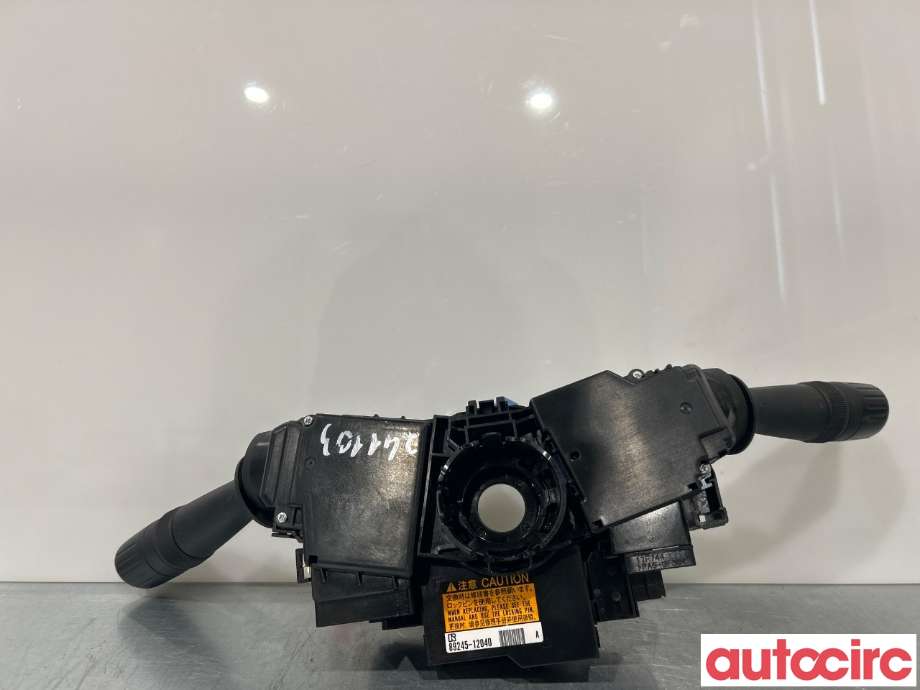 Bryter blink til Toyota RAV4 2016-2019 (Type IV, Fase 2)  (TOYOTA|8414033250|)