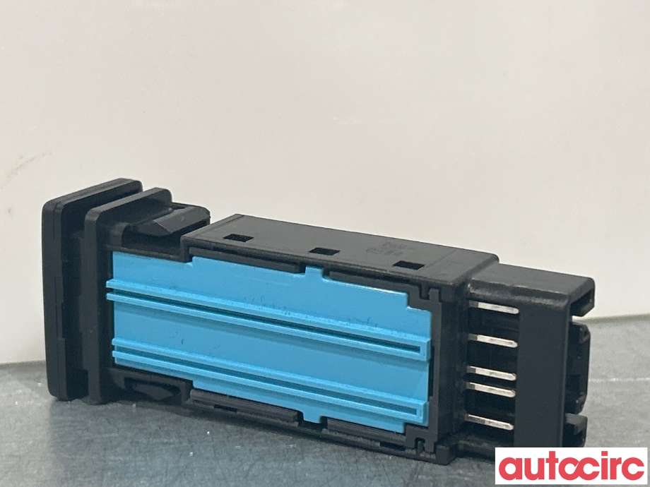 Bryter rutevarme til Toyota RAV4 2013-2015 (Type IV, Fase 1)  (TOYOTA|8479448021)