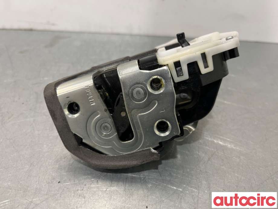 Låsekasse høyre bak til Toyota Yaris 2012-2014 (Type III, Fase 1)  (TOYOTA|690500D110|)