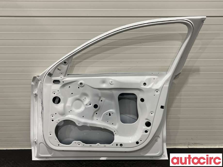 Dør høyre foran til Audi A6, Allroad 2012-2014 (Type III, Fase 1) (C7) (C7) (AUDI|4G0831052)