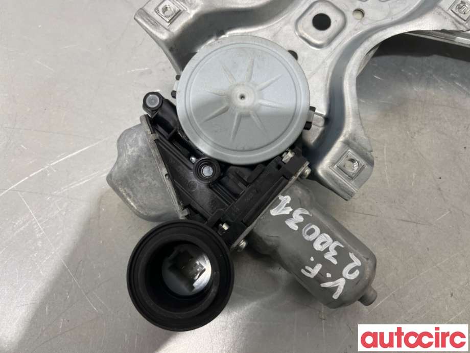 Ruteheis venstre foran til Toyota Yaris 2012-2014 (Type III, Fase 1)  (TOYOTA|698200D310|062020-2153|85720-0D210)