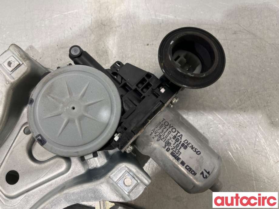 Ruteheis høyre bak til Toyota Yaris 2012-2014 (Type III, Fase 1)  (TOYOTA|698300D220|AV262100-2331|85710-0D100)