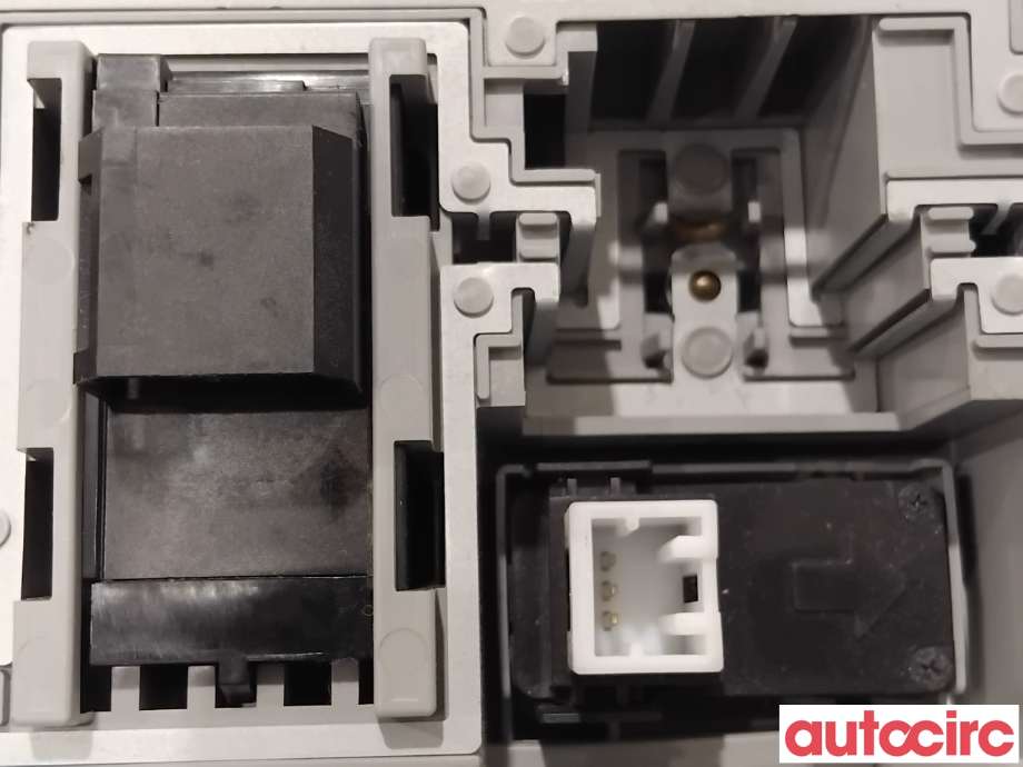Taklyspanel til Citroën C4, Aircross 2012-2017  (CITROEN|1608390680||8401A009ZZ)