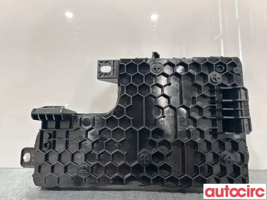Styreenhet diverse til Tesla Model Y 2021-2024 (Type I)  (TESLA|1657650-00-C|)