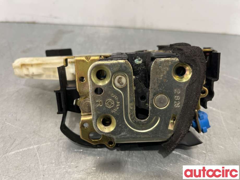 Låsekasse høyre foran til Nissan 350 Z 2002-2009  (NISSAN|80502AR201||80552AL510)