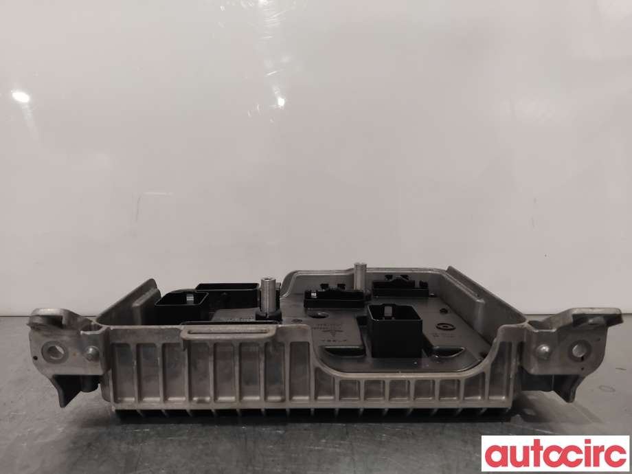 Styreenhet diverse til Tesla Model Y 2021-2024 (Type I)  (TESLA|1583991-10-D|)