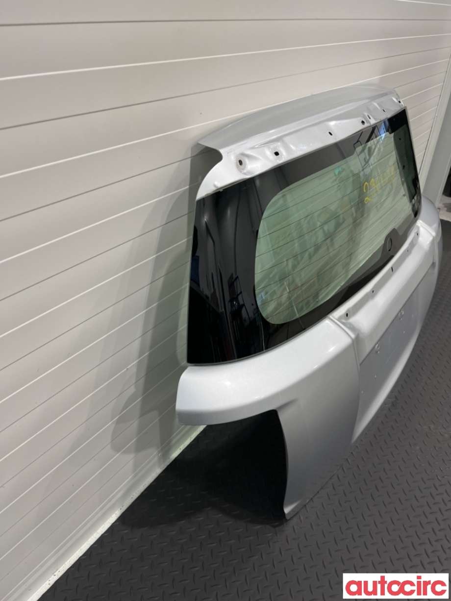 Bakluke combi til Toyota Urban Cruiser 2009-2014  (TOYOTA|6700552B30|)