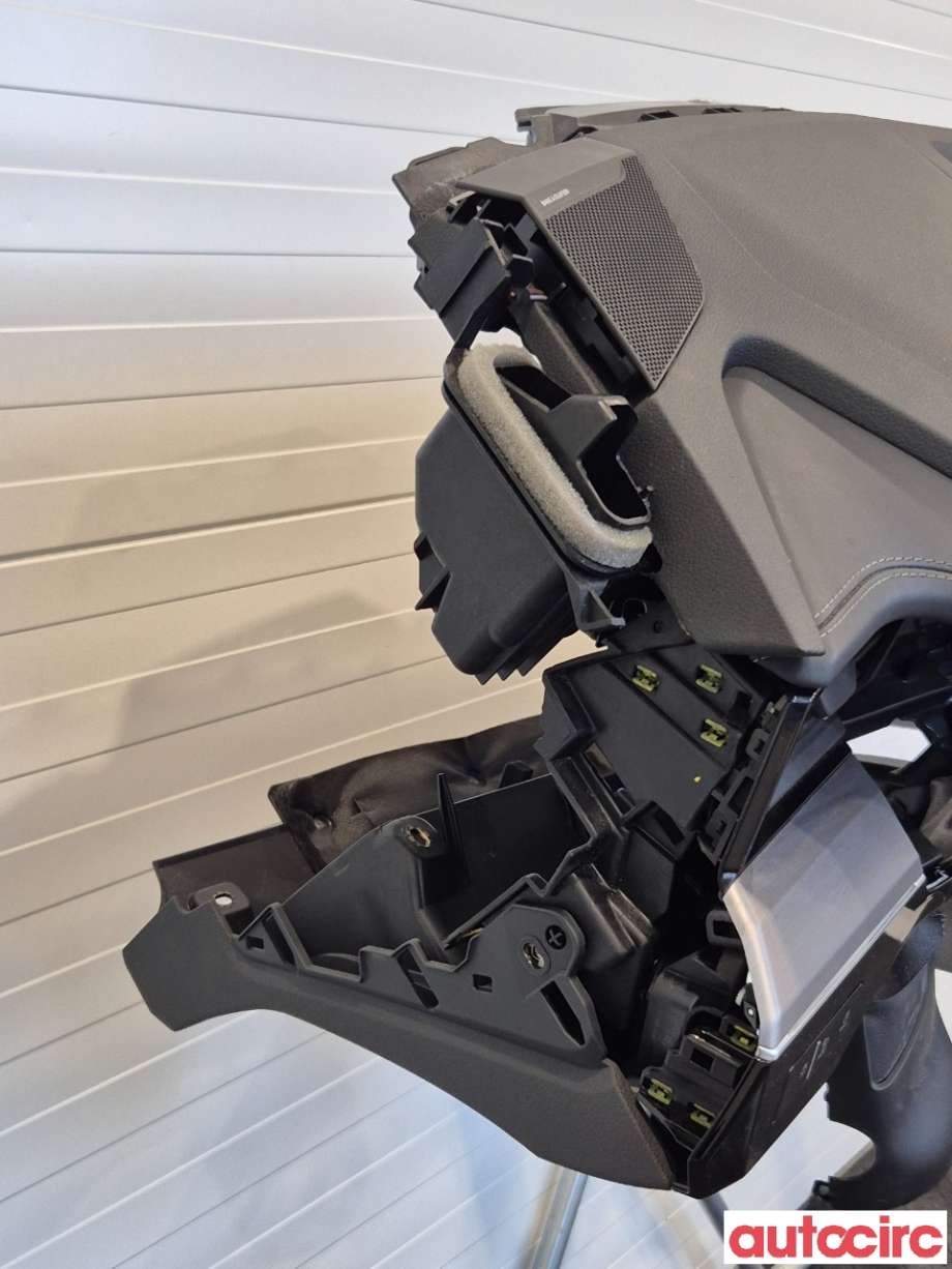 Dashbord til Audi e-tron 2018-->>  (AUDI|4KL857001C|)