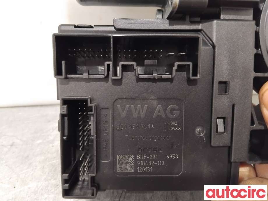 Ruteheis venstre foran til VW Passat 2011-2015 (B7) (B7) (VOLKSWAGEN|3AA959701A|988715-315|3AA998701)