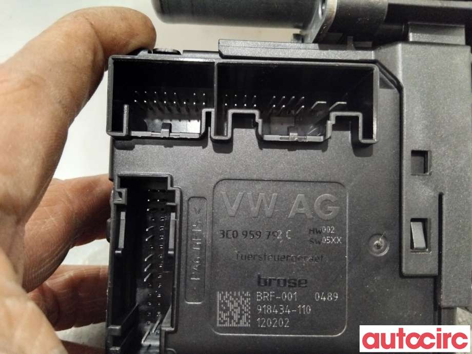 Ruteheis høyre foran til VW Passat 2011-2015 (B7) (B7) (VOLKSWAGEN|3AA959702A|988716-315|3AA998702)