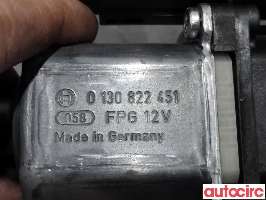 Ruteheis høyre foran til VW Passat 2011-2015 (B7) (B7) (VOLKSWAGEN|3AA959702A|988716-315|3AA998702)