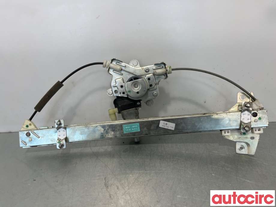 Ruteheis venstre foran til Hyundai Getz 2002-2009 (HYUNDAI|988101C100||82401-0B010)