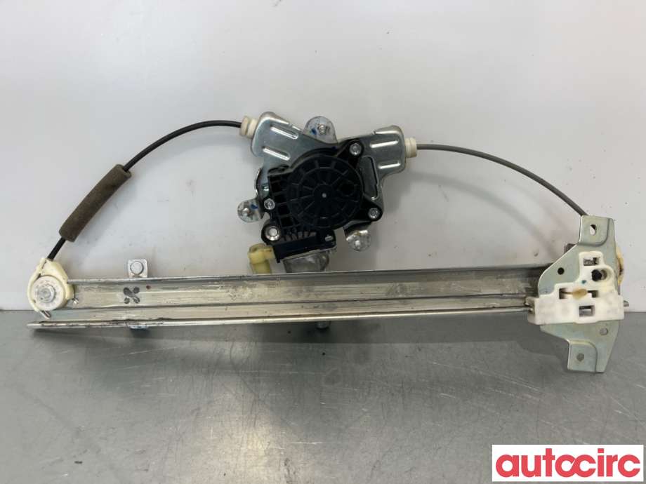 Ruteheis høyre foran til Hyundai Getz 2002-2009  (HYUNDAI|988201C100||82402-0B010)