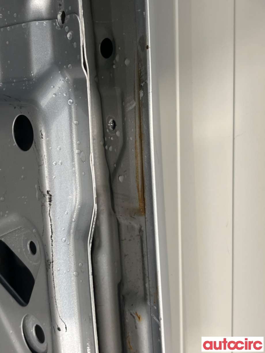 Dør høyre foran til Subaru Forester 2005-2008 (Type II, Fase 2)  (SUBARU|60009SA1219P|)