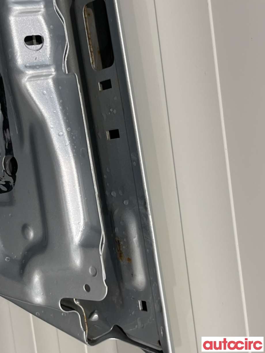Dør høyre foran til Subaru Forester 2005-2008 (Type II, Fase 2)  (SUBARU|60009SA1219P|)