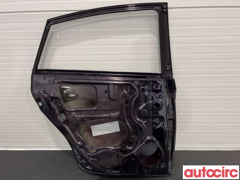 Dør venstre bak til Toyota Prius +7 2012-2020 (Type III) (stasjonsvogn) (stasjonsvogn) (TOYOTA|6700447080|)