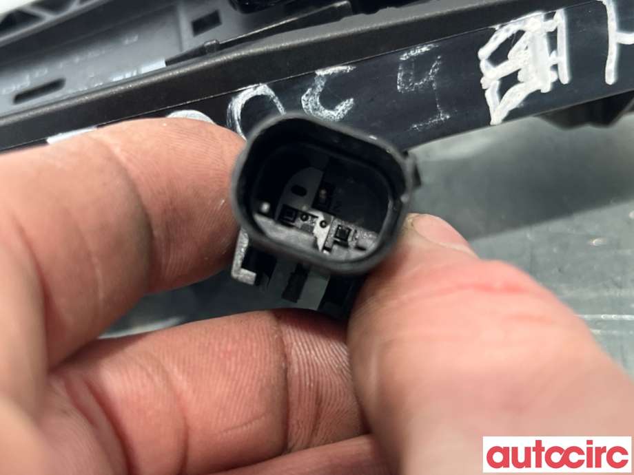 Dørhåndtak utv høyre bak til Mercedes E-Klasse 2009-2013 (Fase 1) (W212) (W212) (MERCEDES|A2047601470|A2127600634|A2047602434)