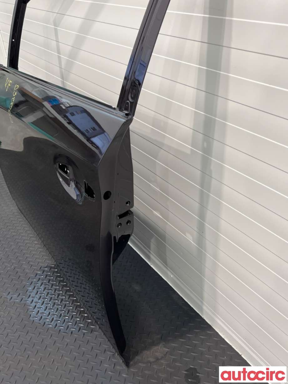 Dør venstre foran til Toyota Prius +7 2012-2020 (Type III) (stasjonsvogn) (stasjonsvogn) (TOYOTA|6700247070|)