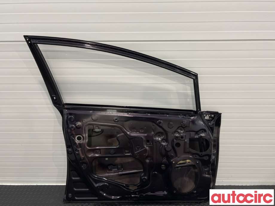 Dør venstre foran til Toyota Prius +7 2012-2020 (Type III) (stasjonsvogn) (stasjonsvogn) (TOYOTA|6700247070|)