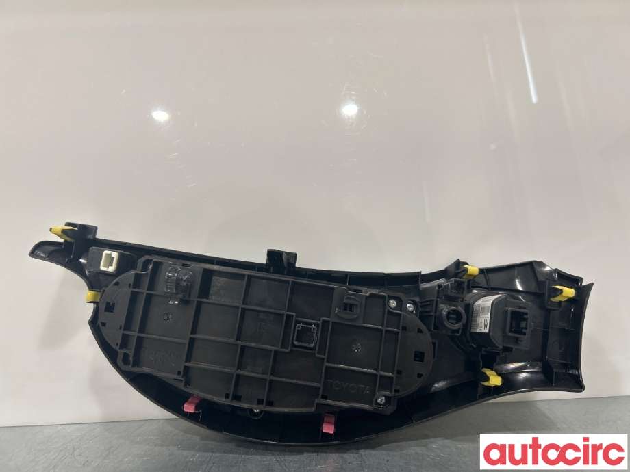 Varmeapparat betjening til Toyota Yaris 2012-2014 (Type III, Fase 1) (TOYOTA|559000D340C0)