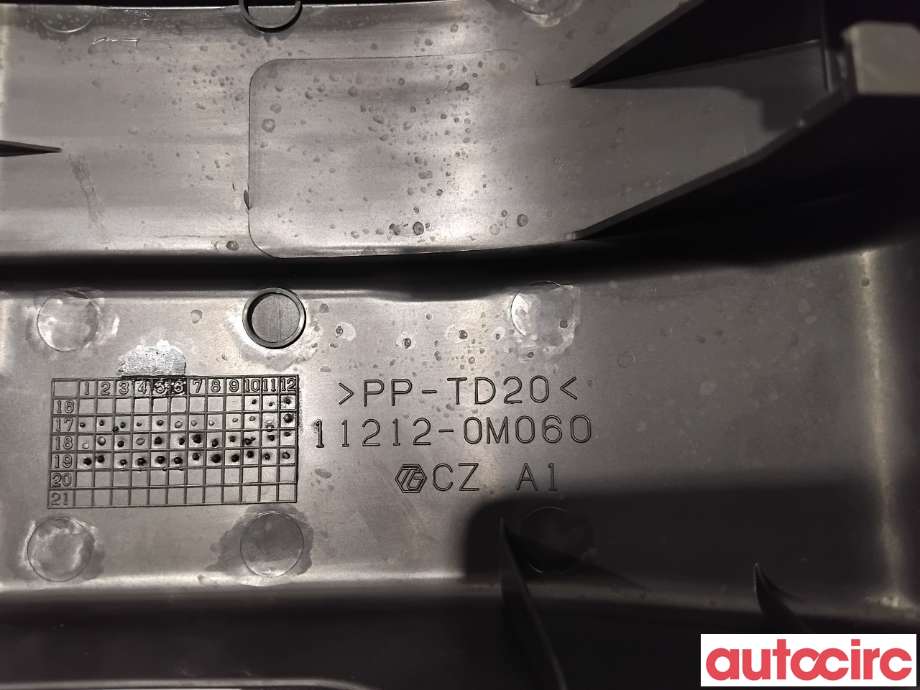 Motordeksel over motor til Toyota Yaris 2014-2020 (Type III, Fase 2) (TOYOTA|112120M060||11212-0M060)