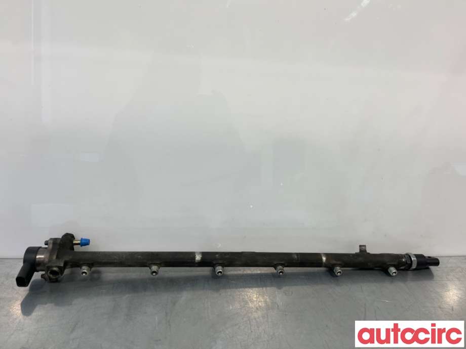 Dyseskinne (fuelrail) til Mercedes S-Klasse 1999-2005 (W220) (W220) (MERCEDES|A613070095|008075|0445216004)