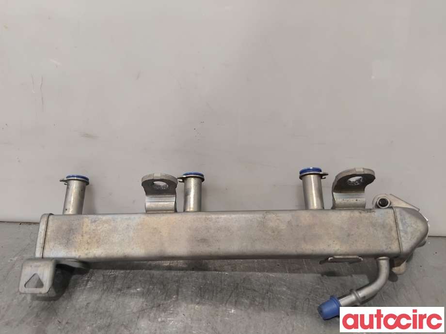 Dyseskinne (fuelrail) til Toyota Yaris 2020-->> (Type IV) (TOYOTA|2381415080|)