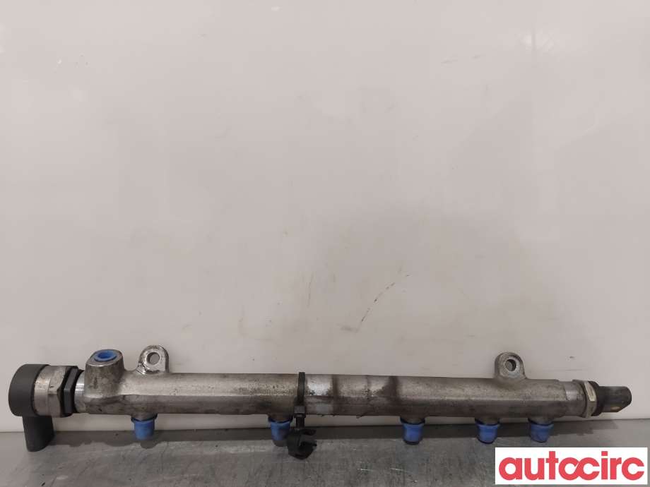 Dyseskinne (fuelrail) til Mercedes Vito/Viano 2004-2010 (Fase 1) (W639) (W639) (MERCEDES|A6460701595|0445214163)