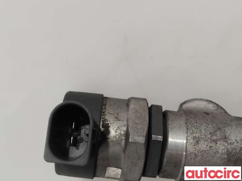 Dyseskinne (fuelrail) til Mercedes Vito/Viano 2004-2010 (Fase 1) (W639) (W639) (MERCEDES|A6460701595|0445214163)