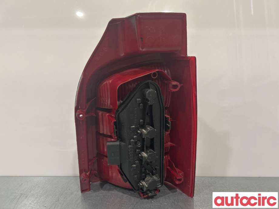 Baklykt venstre til VW Transporter / Caravelle 2009-2015 (Fase 2) (T5) (T5) (VOLKSWAGEN|7H5945095M)
