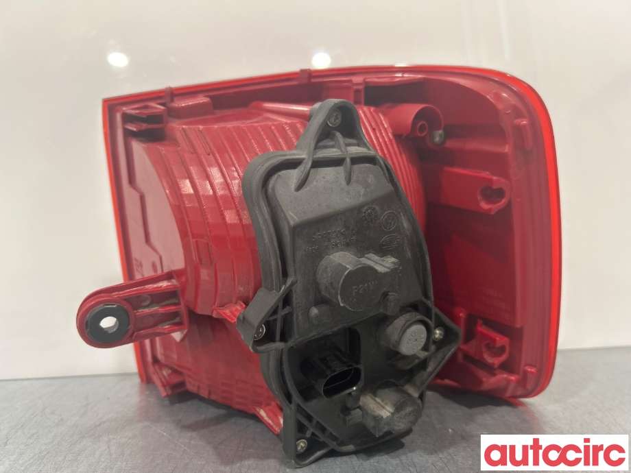 Baklykt venstre til VW Touran 2010-2015 (Type I, Fase 3) (VOLKSWAGEN|1T0945095R)
