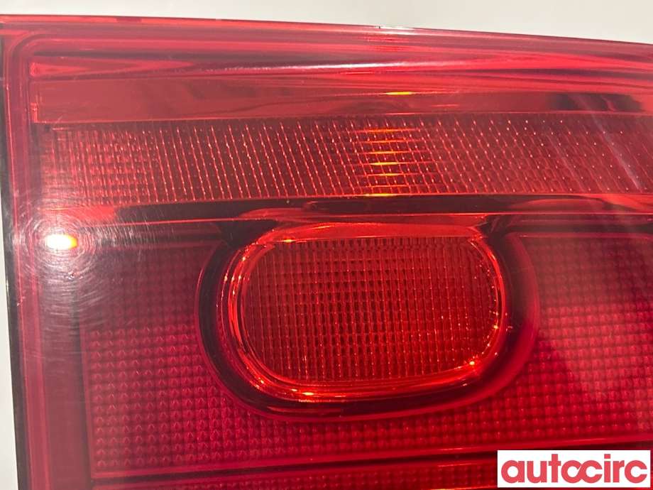 Baklykt venstre indre til VW Touran 2010-2015 (Type I, Fase 3)  (VOLKSWAGEN|1T0945093)
