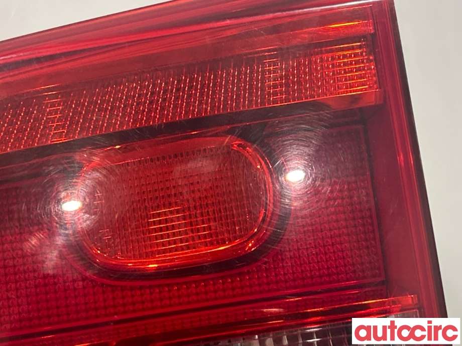 Baklykt høyre indre til VW Touran 2010-2015 (Type I, Fase 3)  (VOLKSWAGEN|1T0945094A)