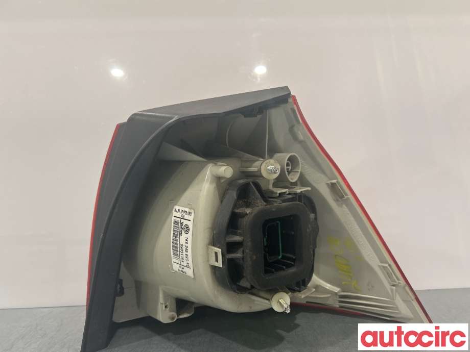 Baklykt venstre til VW Golf V, Combi 2003-2008  (VOLKSWAGEN|1K6945095AA)